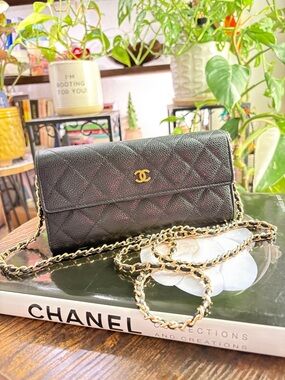 CHANEL Black Quilted Caviar Leather Wallet with Gold CC and complimentary chain